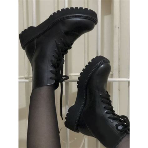 Bota Coturno Feminina Tratorado Tendência Blogueiras Preto.